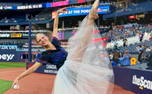 #FIRSTLOOK: GENEVIEVE PENN NABITY THROWS FIRST PITCH AT TORONTO BLUE JAYS GAME