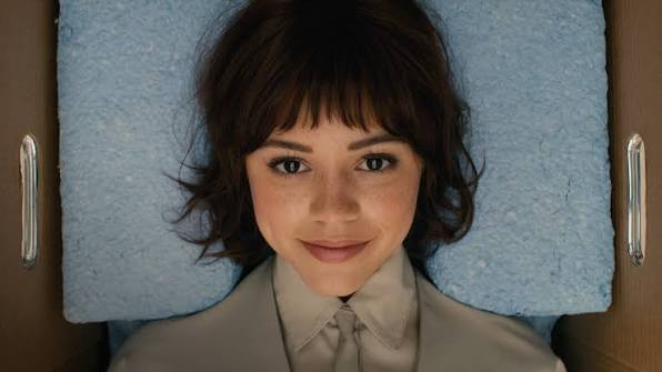 #FIRSTLOOK: “KLARA AND THE SUN” NEW “INSTANT CONNECTION” FEATURETTE
